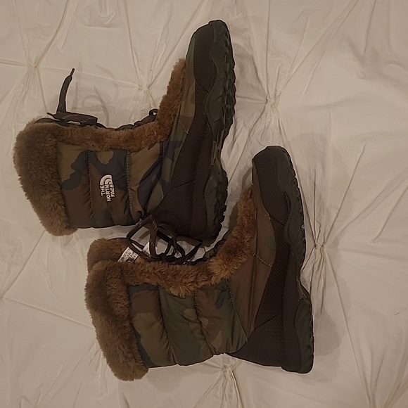 North Face Winter Boots - Picture 10 of 10